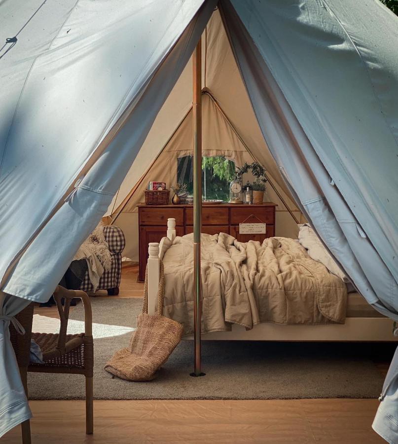 Hotel Idyllisk Glamping Rett Ved Elven Skien Exterior foto